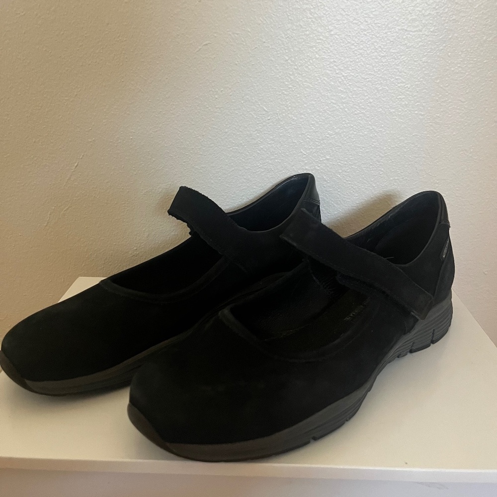 Mephisto Jenyfer Nucbuck Leather Mary Jane Comfort Flat Black womens Size 8